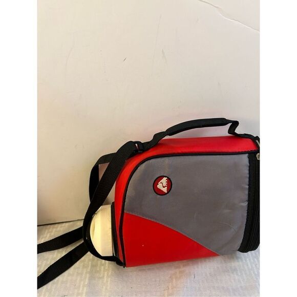 Igloo 4 quart travel bottle with strap& handle 8"x12" insulated red white - Picture 4 of 4